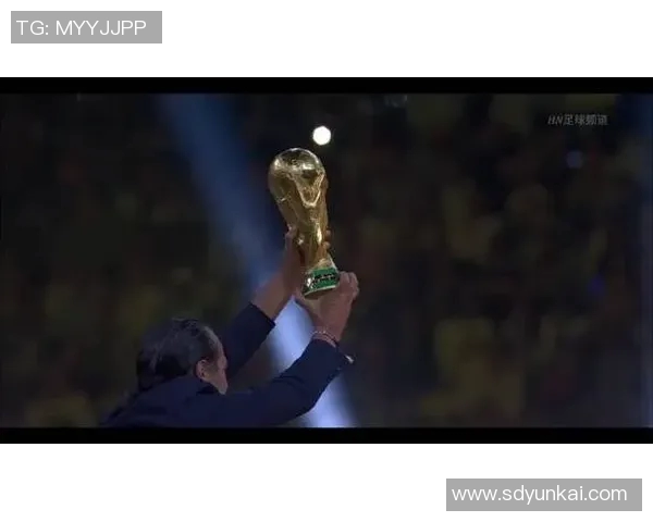 足球巨星告别赛场的荣耀时刻与感人回忆