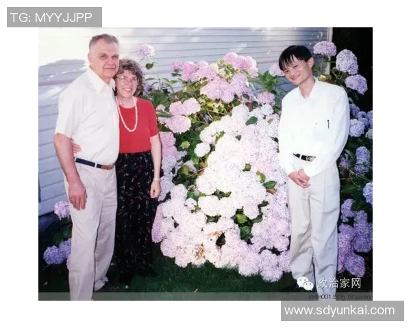 足球明星大全粤语翻译及其背后的故事与成就解析