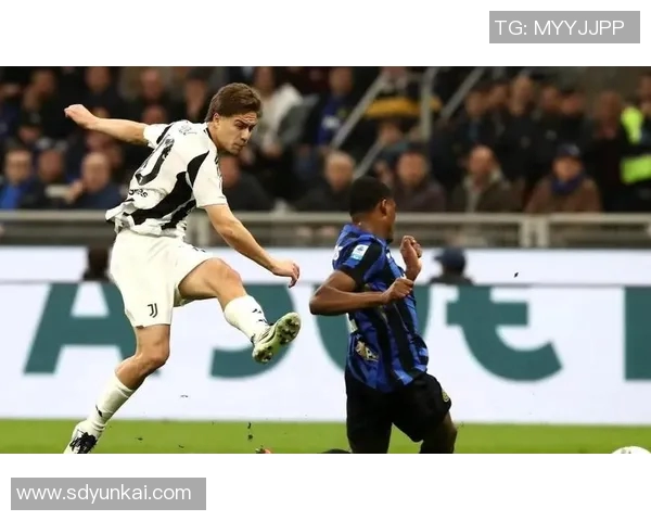 足球明星精彩瞬间壁纸分享让你随时感受绿茵场上的激情与魅力