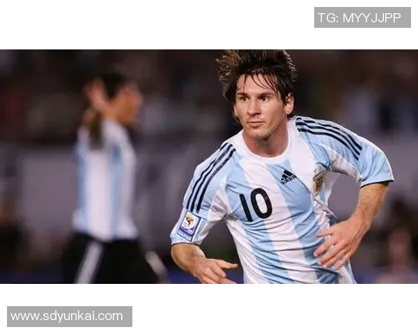 全球足球明星全景解析与成就回顾汇总 全球足球明星全景解析与成就回顾汇总