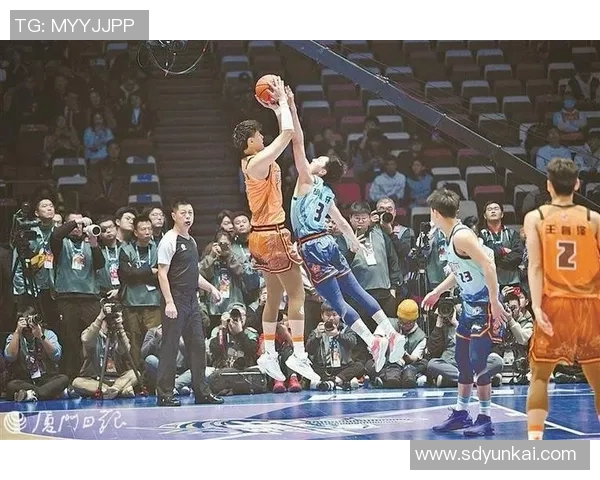 体育明星亲身体验篮球运动分享成长与挑战的精彩瞬间