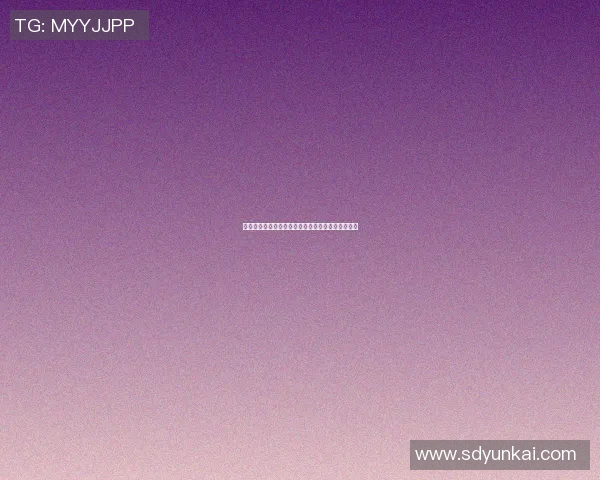 排球明星挑战篮球场展现全能运动员风采的精彩瞬间